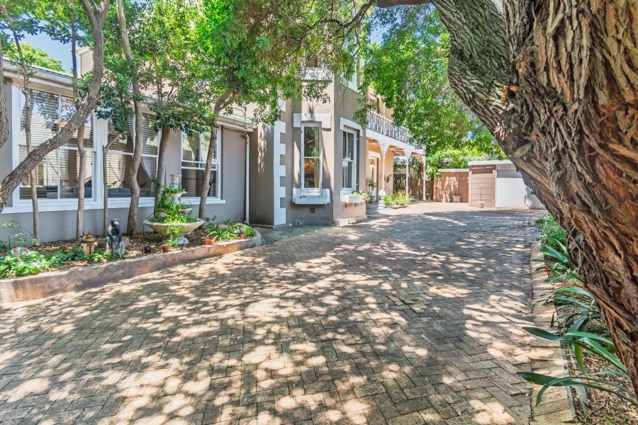 4 Bedroom Property for Sale in Claremont Western Cape